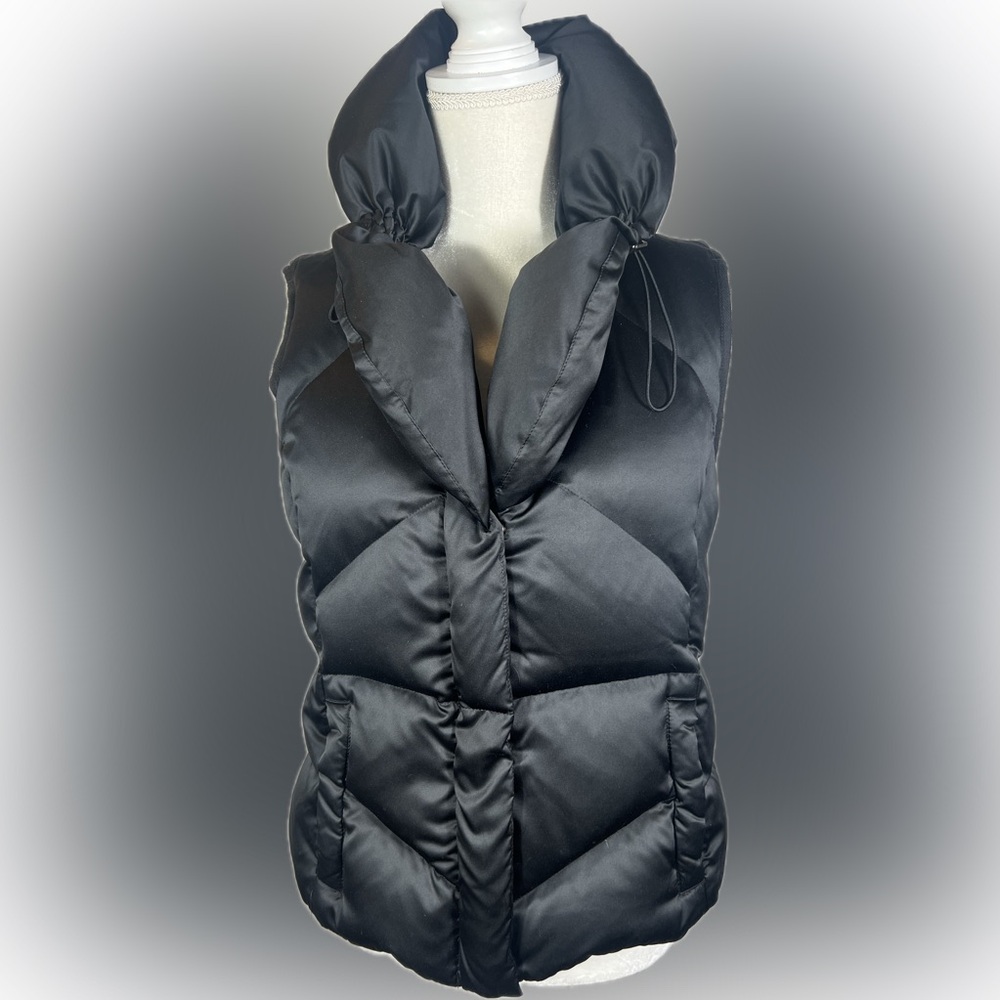Ann Taylor black puffer vest‎ size small